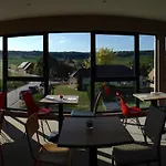 Dans Les Vignes Hotel *