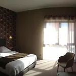 Hotel Dans Les Vignes Chamery
