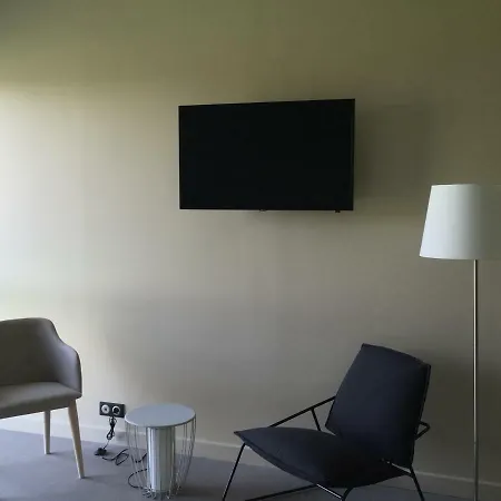 Dans Les Vignes * Chamery