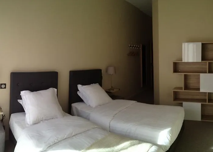 Dans Les Vignes Hotel Chamery