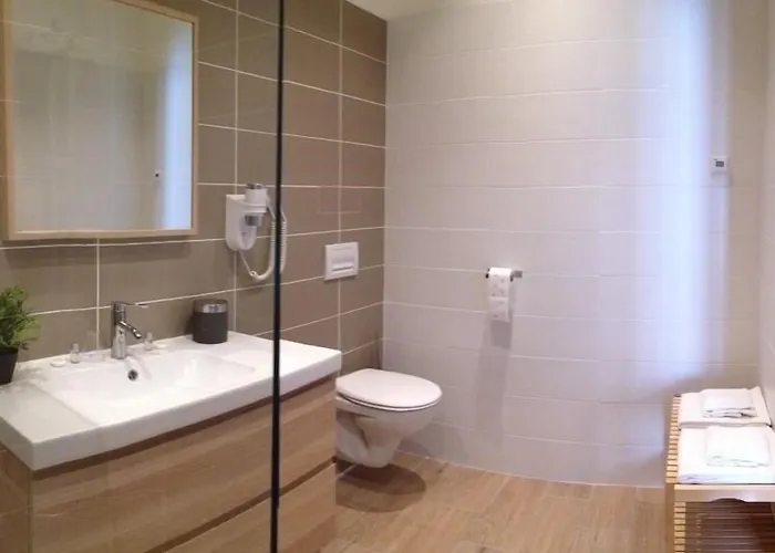 Dans Les Vignes Hotel Chamery