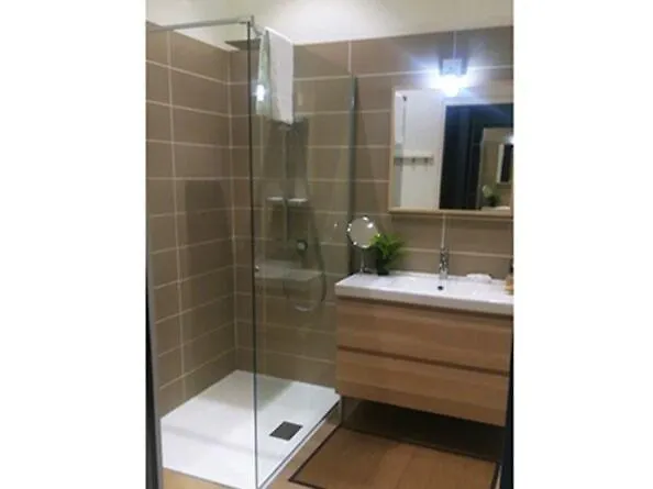 Dans Les Vignes Hotel *