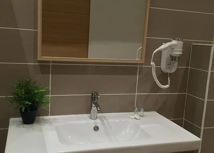 Dans Les Vignes Hotel Chamery